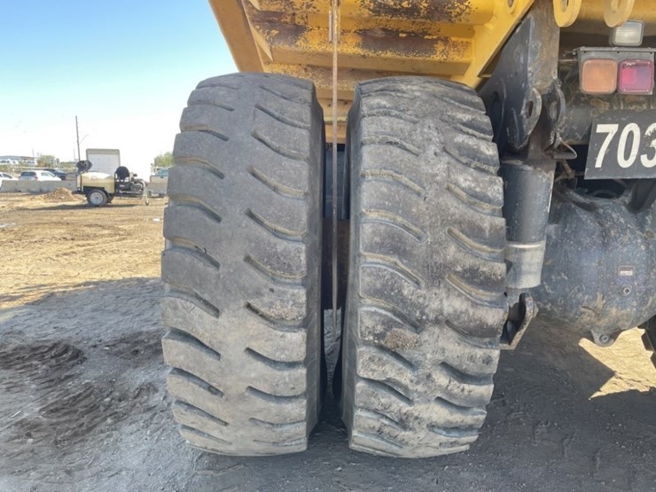 2015-komatsu-hd605-7e0-image-28