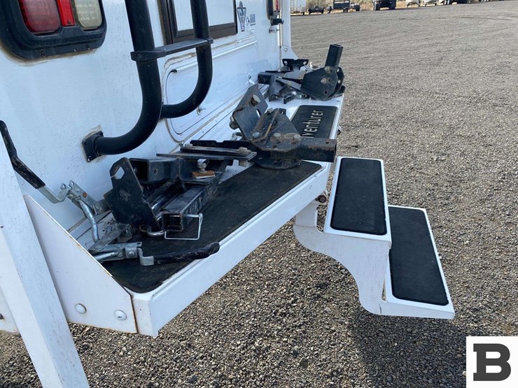 2013-natcoa-adventurer-alp-truck-camper-image-13