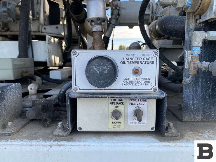 2017-mack-granite-gu713-image-58