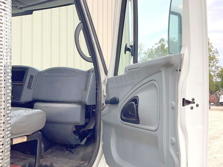 2003-international-durastar-4400-image-49