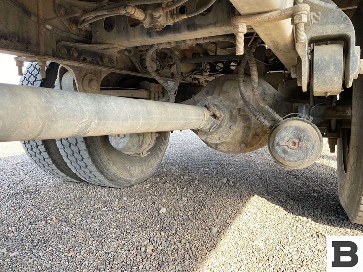 2014-hino-268-image-16