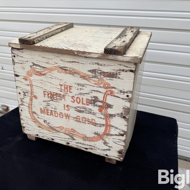 Meadow Gold Antique Box