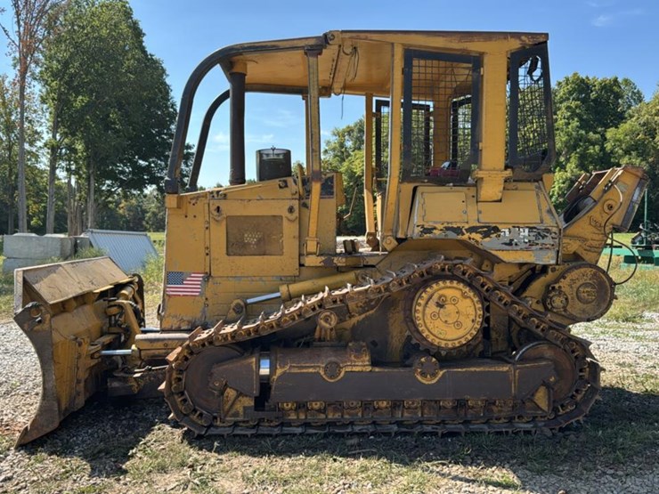 caterpillar-d4h-image-2
