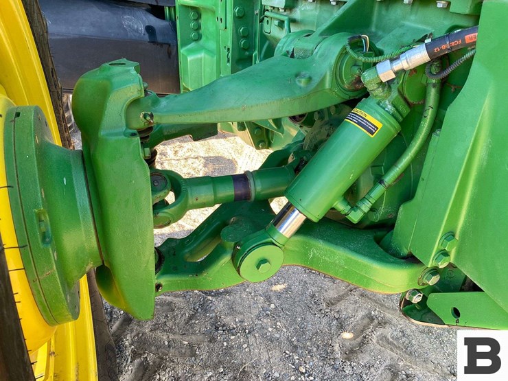 2011-john-deere-8285-tractor-image-12