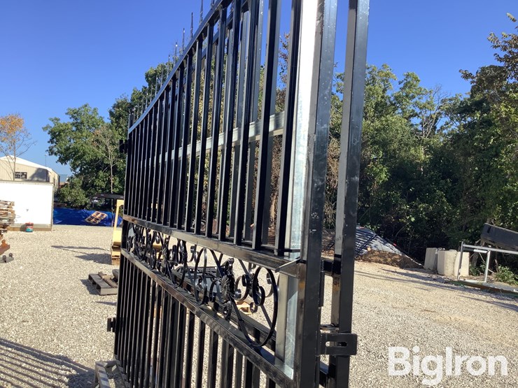 115"-steel-gates-image-15