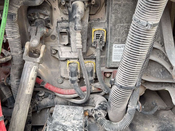 2012-freightliner-cascadia-113-image-52