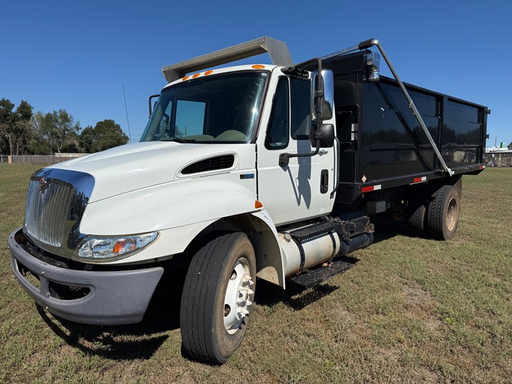 2013-international-durastar-4300-image-1