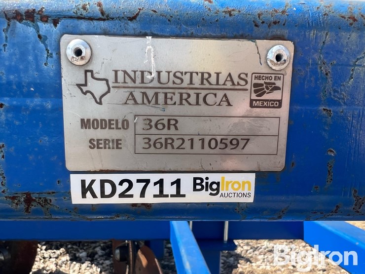 industrias-america-36r-track-closer-image-17