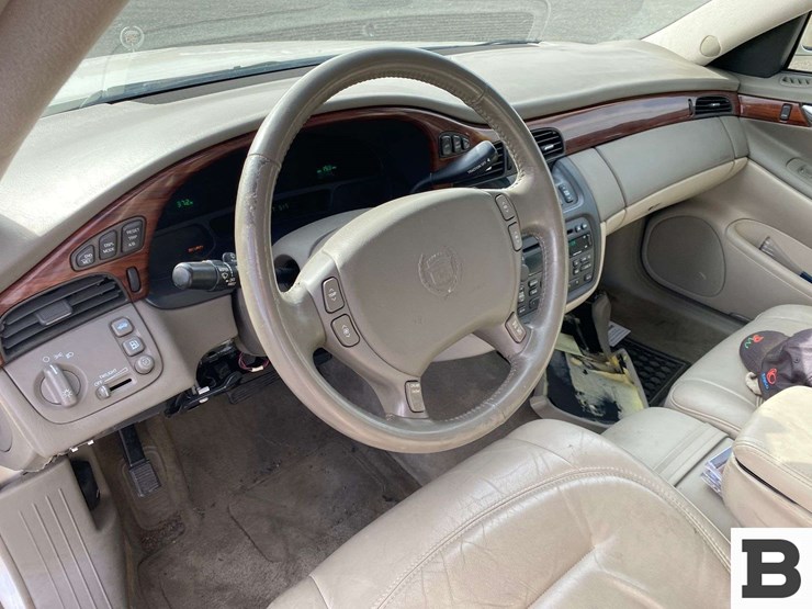 2000-cadillac-deville-sedan-image-21