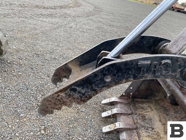 takeuchi-tb135-image-11