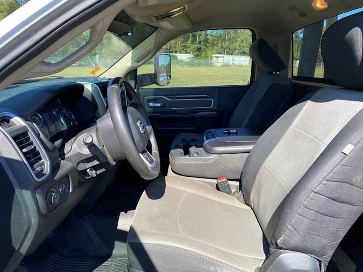 #19-•-#117-•-2020-ram-5500-rolloff-truck-image-21