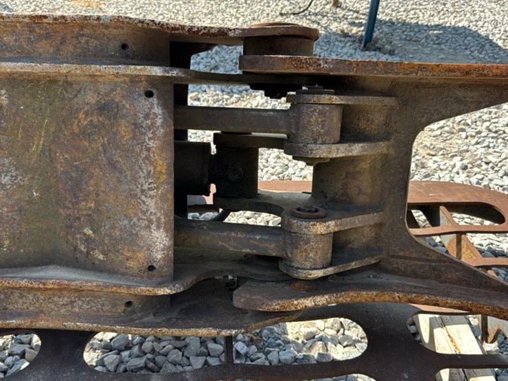 2003-timberpro-tf820e-image-73