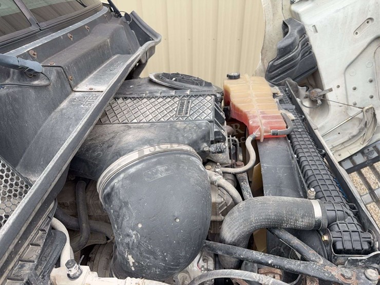 2012-freightliner-cascadia-113-image-45