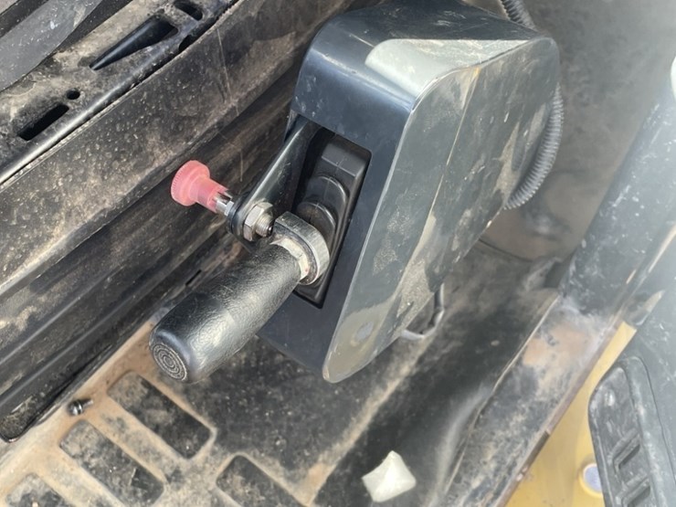 2015-komatsu-hd605-7e0-image-43