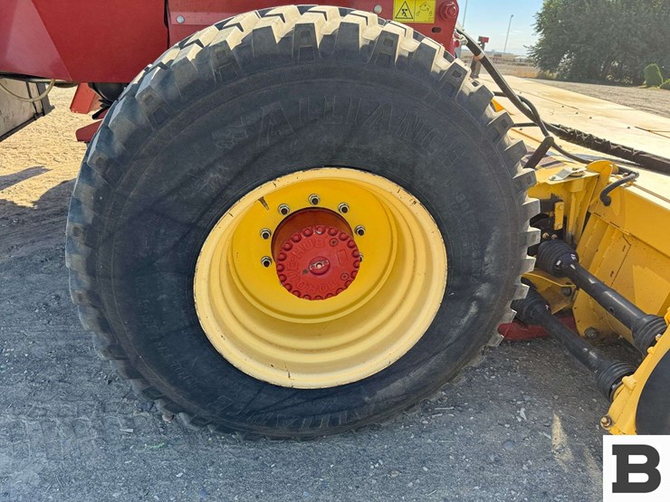 2013-new-holland-h8080-image-40