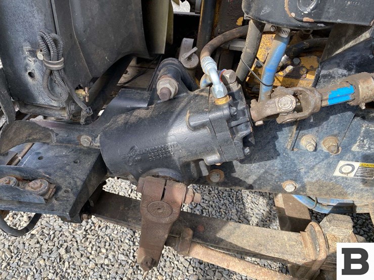 2003-peterbilt-330-image-31