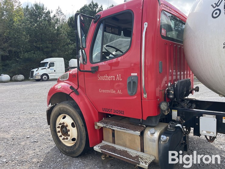 2014-freightliner-m2-106-s/a-propane-delivery-truck-image-9