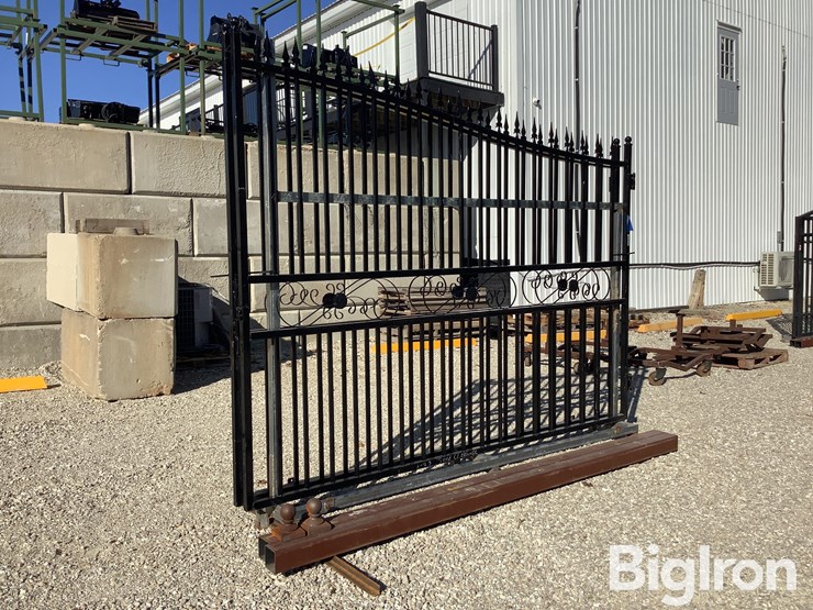 115"-steel-gates-image-1