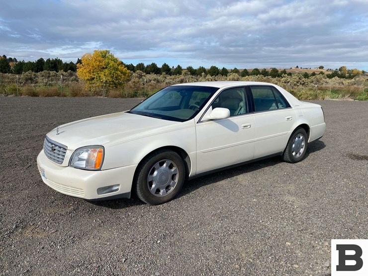 2000-cadillac-deville-sedan-image-1