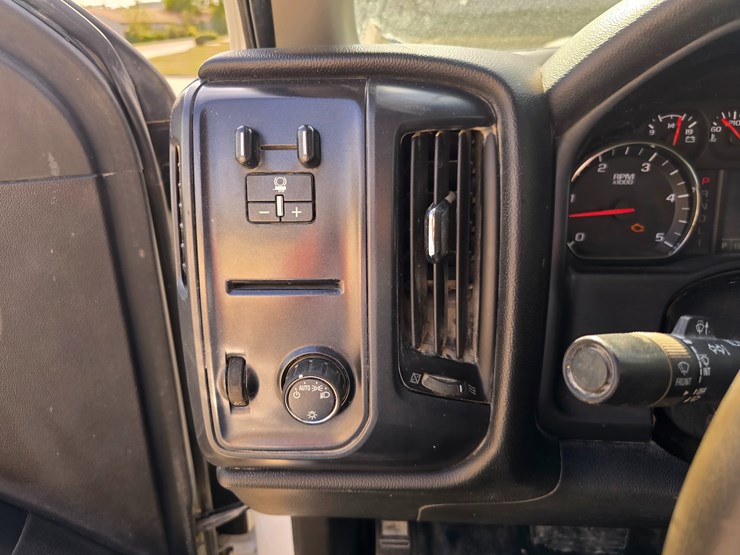 2017-gmc-sierra-3500-image-64