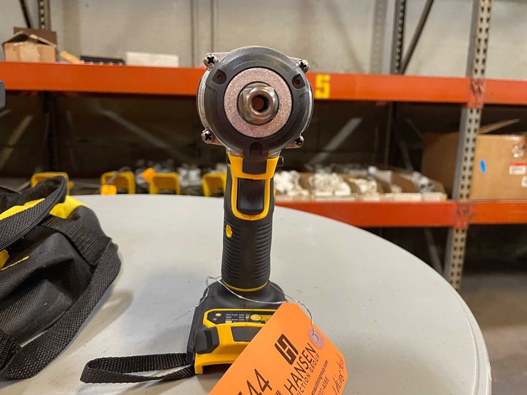 #8544-•-dewalt-compatible-20-volt-cordless-1/2"-impact-and-1/4"-impact-driver-in-carrying-bag-(pr13)-image-6