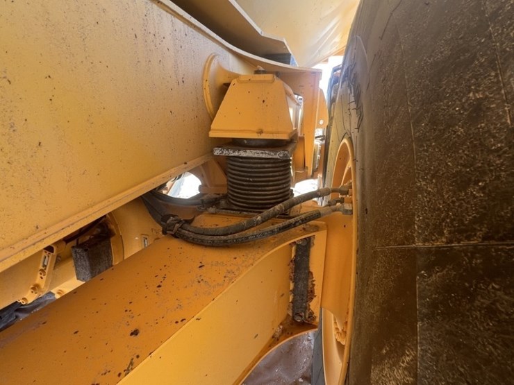 2020-volvo-a60h-image-19