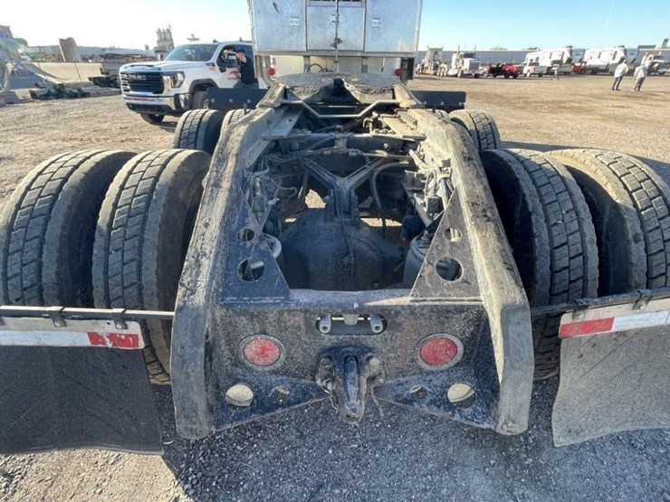 2018-peterbilt-367-image-25