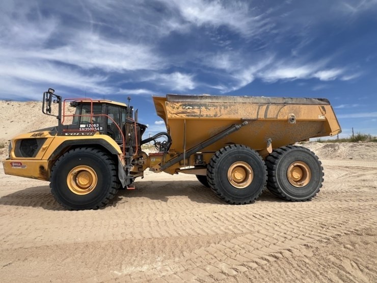 2021-volvo-a60h-image-2