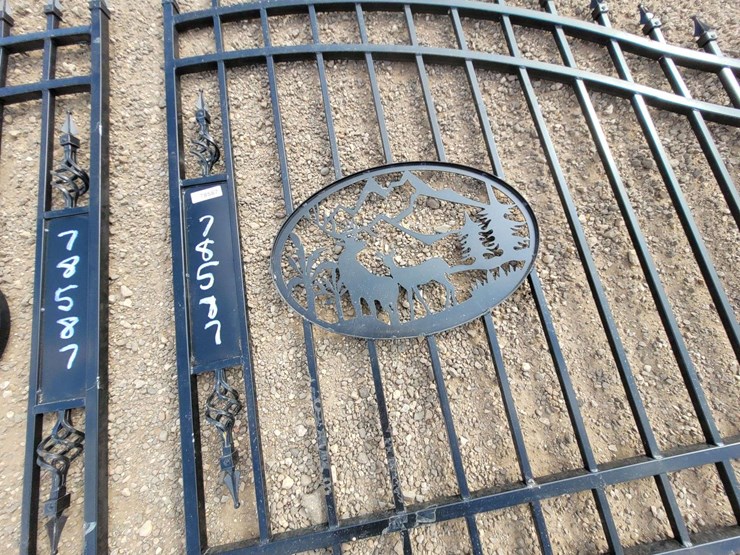 deer-seen-design-entrance-gate-image-4