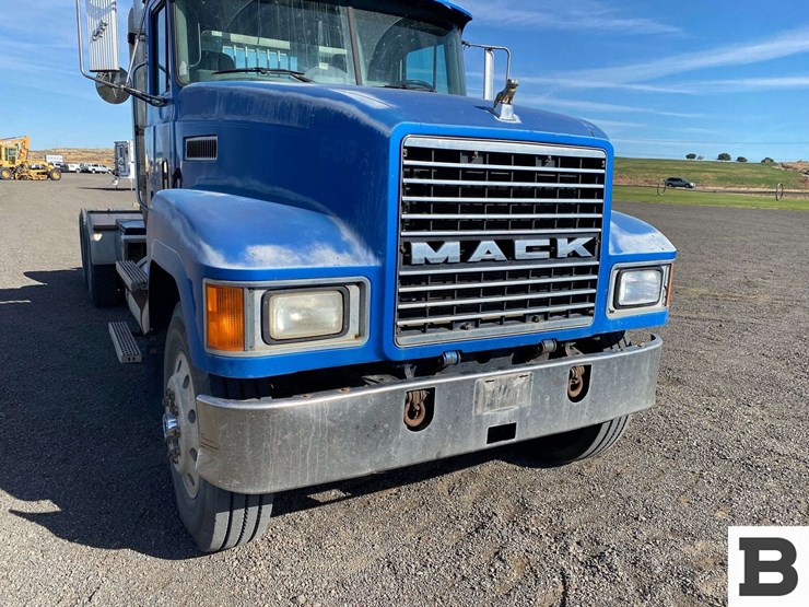 1995-mack-ch613-image-8