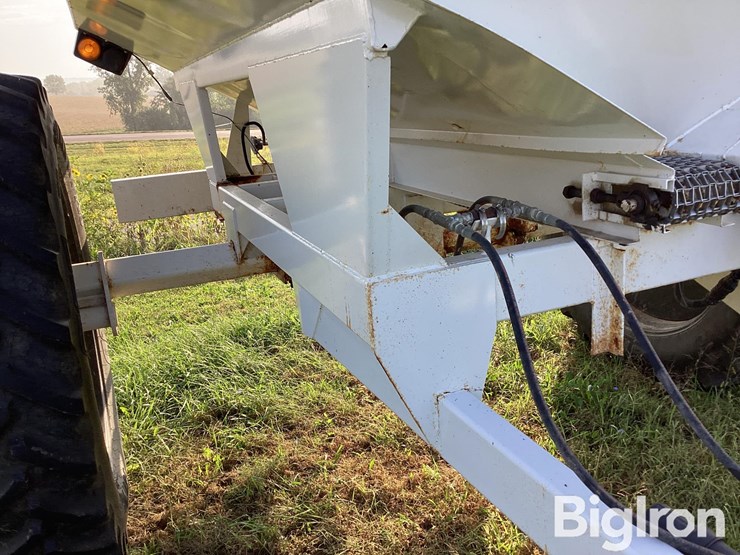 dalton-800-pull-type-row-crop-fertilizer-spreader-image-18