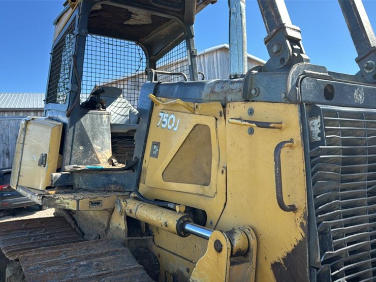 2008-deere-750j-xlt-image-47