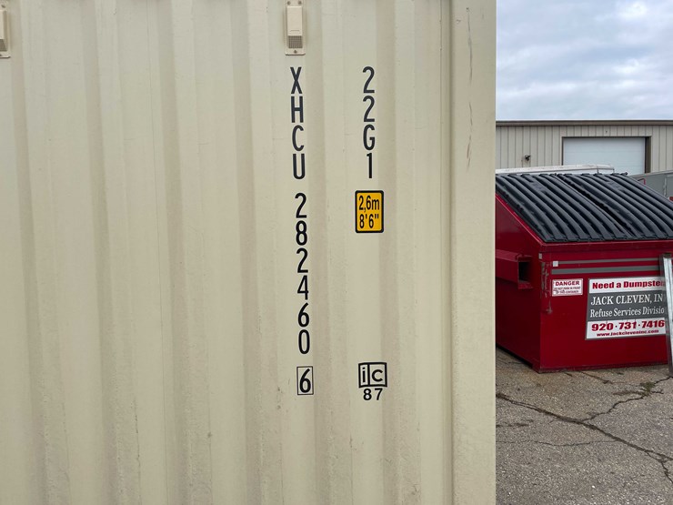 #1385-•-20'-shipping-container-(of)-image-11
