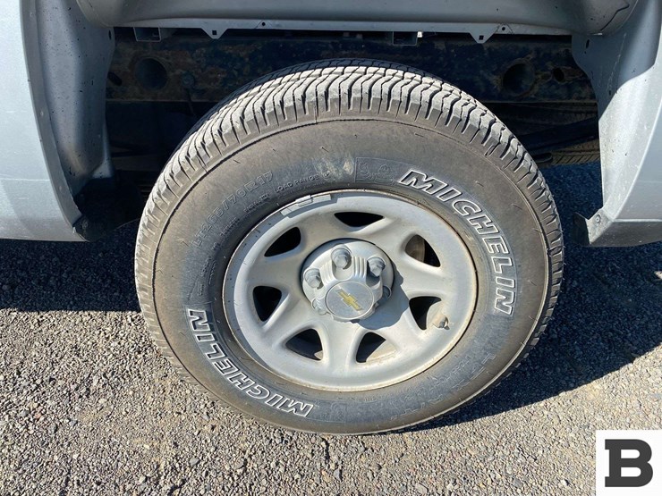 2017-chevrolet-silverado-1500-image-12