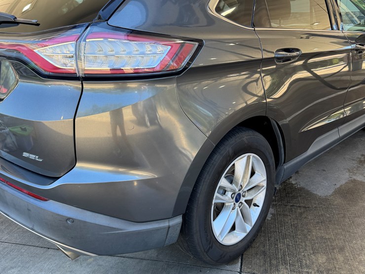 2015-ford-edge-image-13