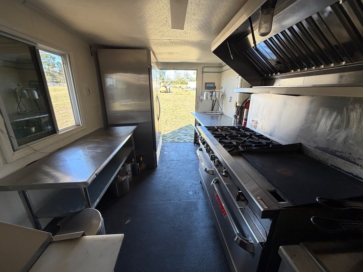 #17-•-#100a-•-food-trailer-image-7