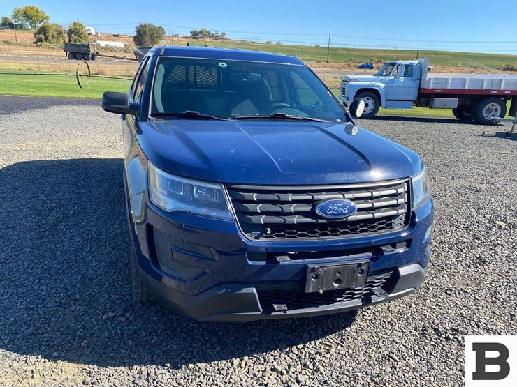 2018-ford-explorer-image-8