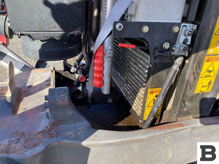 2012-massey-ferguson-5475-image-66