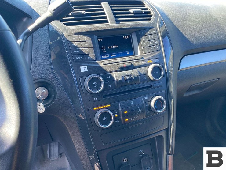 2018-ford-explorer-image-22