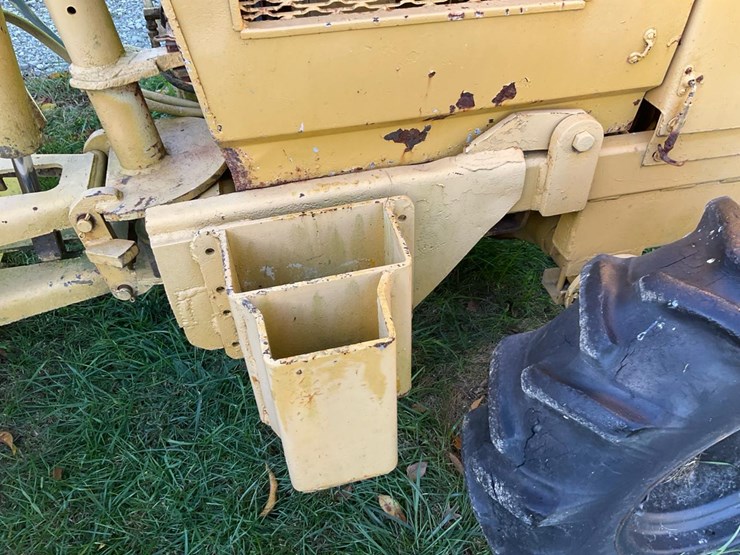 #1365-•-vermeer-m-460-ride-on-trencher-image-13