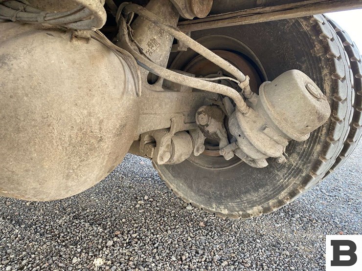 2006-peterbilt-320-image-29