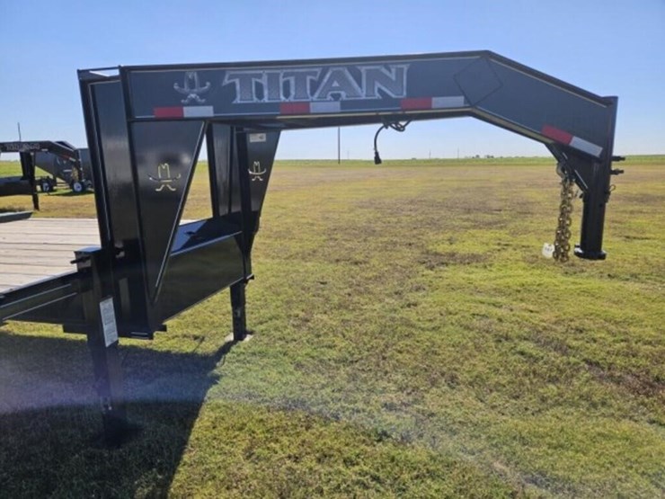 2023-titan-trailer-image-5