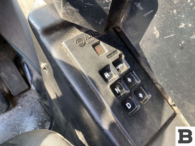 2006-peterbilt-320-image-48