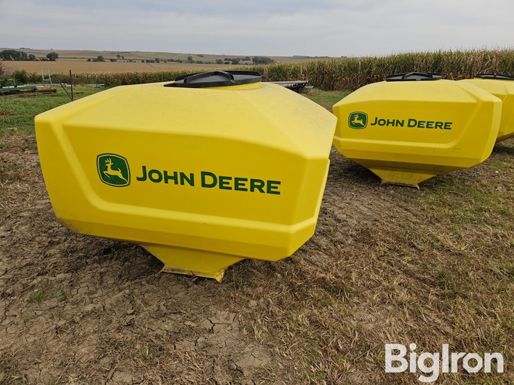 2022-john-deere-1775nt-image-2