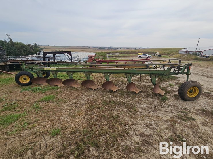 john-deere-2350-2450-image-4