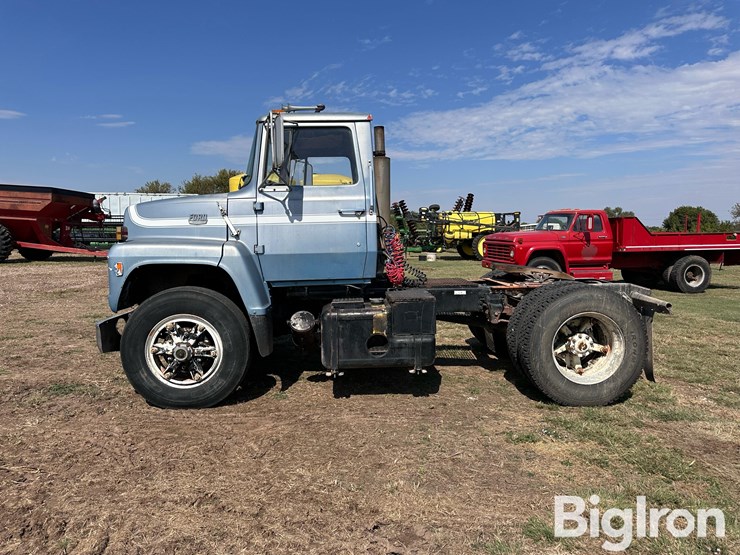 1981-ford-ln9000-image-8