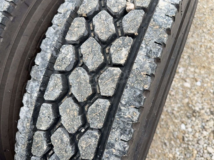 2012-freightliner-cascadia-113-image-87