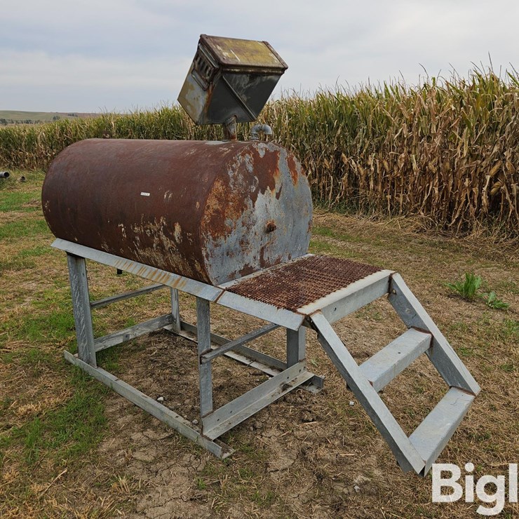 300-Gallon Waste Oil Tank W/Stand