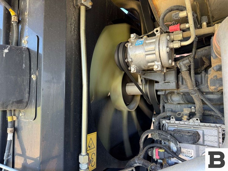 2015-new-holland-speedrower-260-image-54