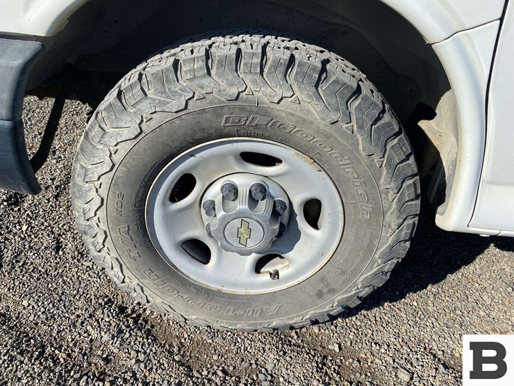 2012-chevrolet-express-2500-image-11